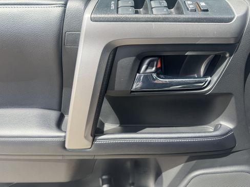 Used 2019 Toyota 4Runner SR5 Premium AWD/4WD image 14