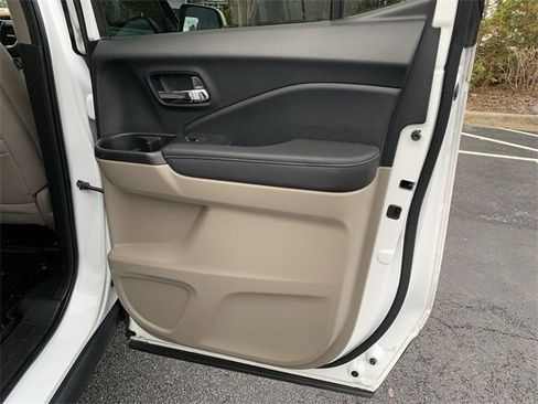 Used 2023 Honda Ridgeline RTL image 11