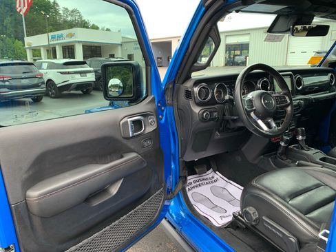 Used 2023 Jeep Wrangler Unlimited Rubicon 392 w/ Trailer Tow Package AWD/4WD image 14