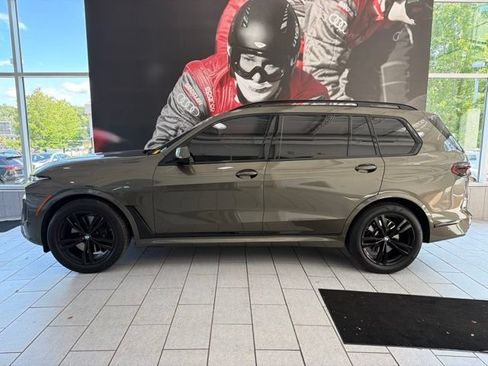 Used 2026 BMW X7 xDrive40i w/ M Sport Package AWD/4WD image 2