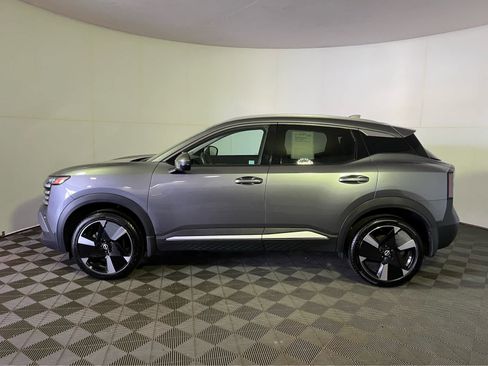 Used 2025 Nissan Kicks SR FWD image 4