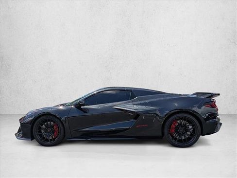 Used 2024 Chevrolet Corvette Z06 RWD image 9