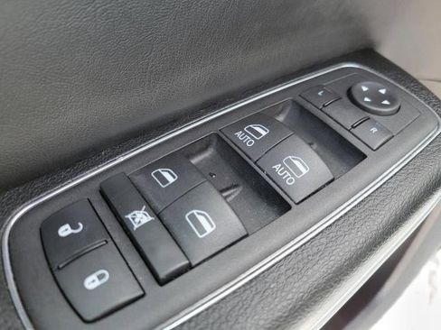 Used 2023 Chrysler 300 Touring L w/ Popular Equipment Group image 15