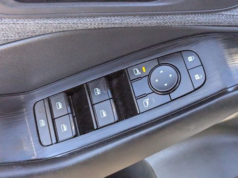 Certified 2023 Nissan Rogue S image 31