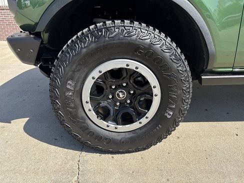 Used 2022 Ford Bronco Badlands AWD/4WD image 4