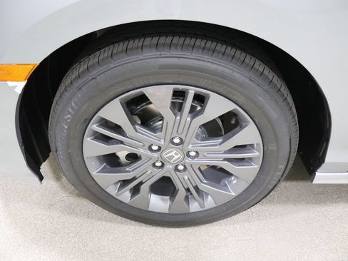 New 2026 Honda Odyssey Touring image 6