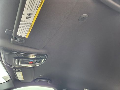 New 2025 Jeep Grand Cherokee Laredo image 18