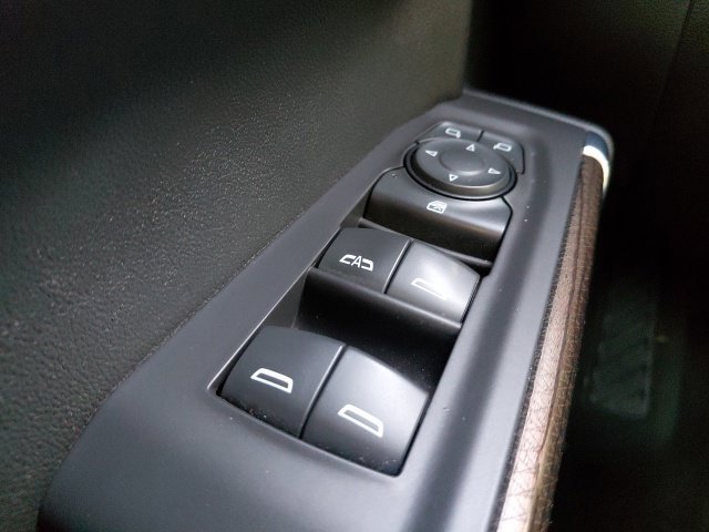 Used 2021 Chevrolet Silverado 1500 LT AWD/4WD image 19