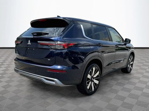 Used 2025 Mitsubishi Outlander SE FWD image 6