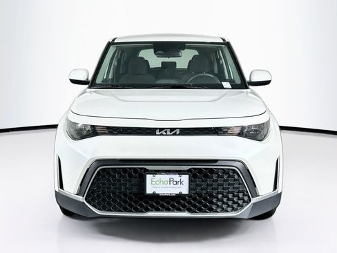 Used 2025 Kia Soul LX w/ LX Technology Package FWD image 2