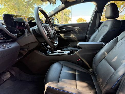 Used 2025 Buick Envista Sport Touring image 27