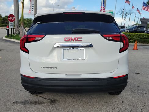 Used 2020 GMC Terrain SLE FWD image 6