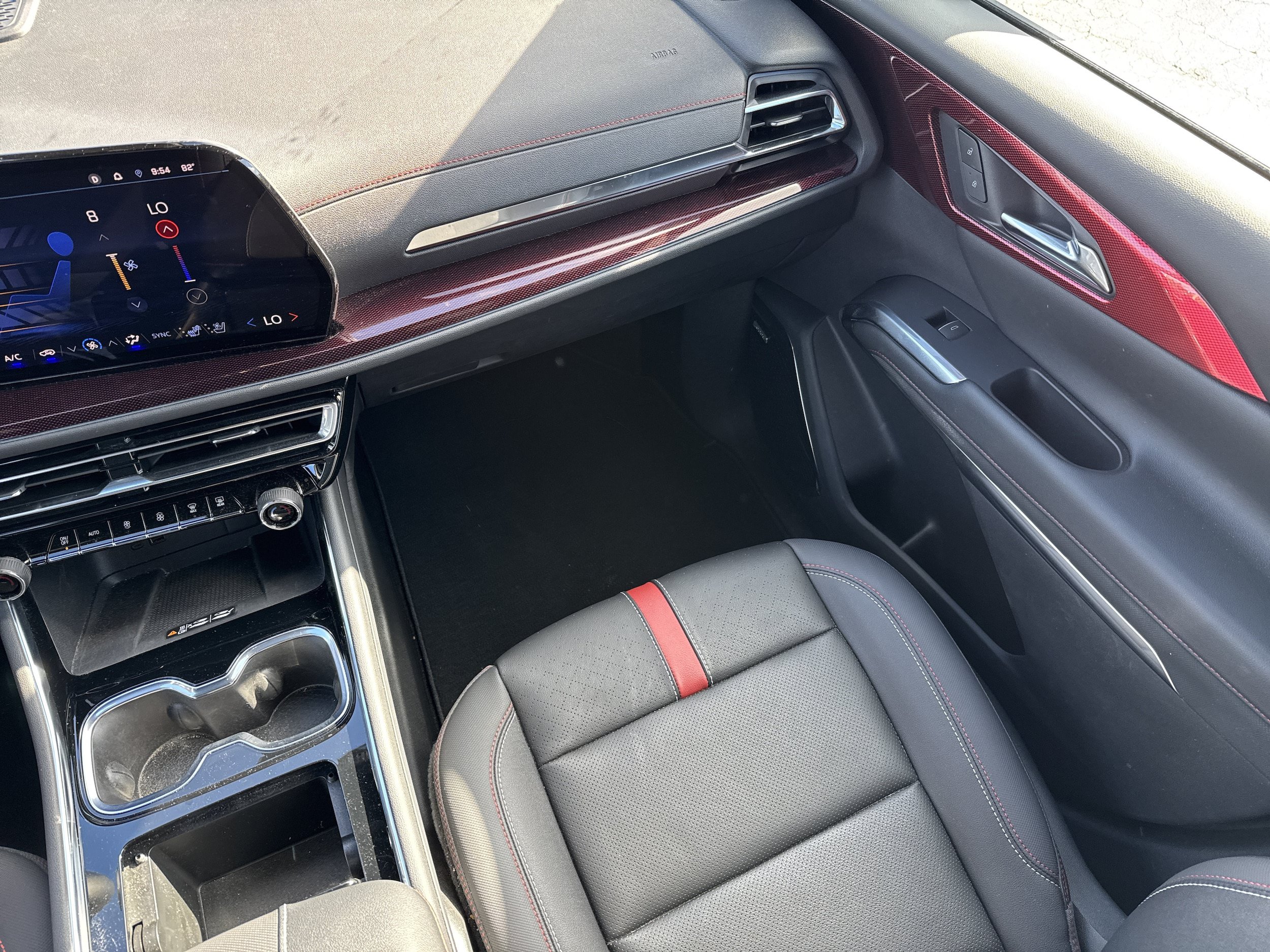 Used 2024 Chevrolet Traverse RS FWD image 21