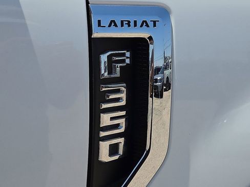 Used 2022 Ford F350 Lariat w/ Chrome Package AWD/4WD image 9