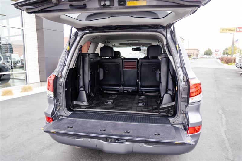 Used 2015 Lexus LX 570 4WD w/ Luxury Package image 9