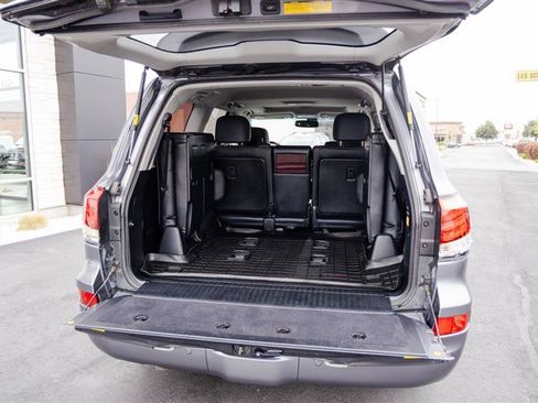 Used 2015 Lexus LX 570 4WD w/ Luxury Package image 9