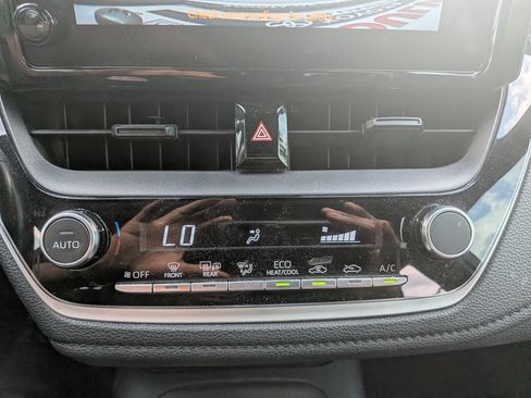 Used 2023 Toyota Corolla SE FWD image 19