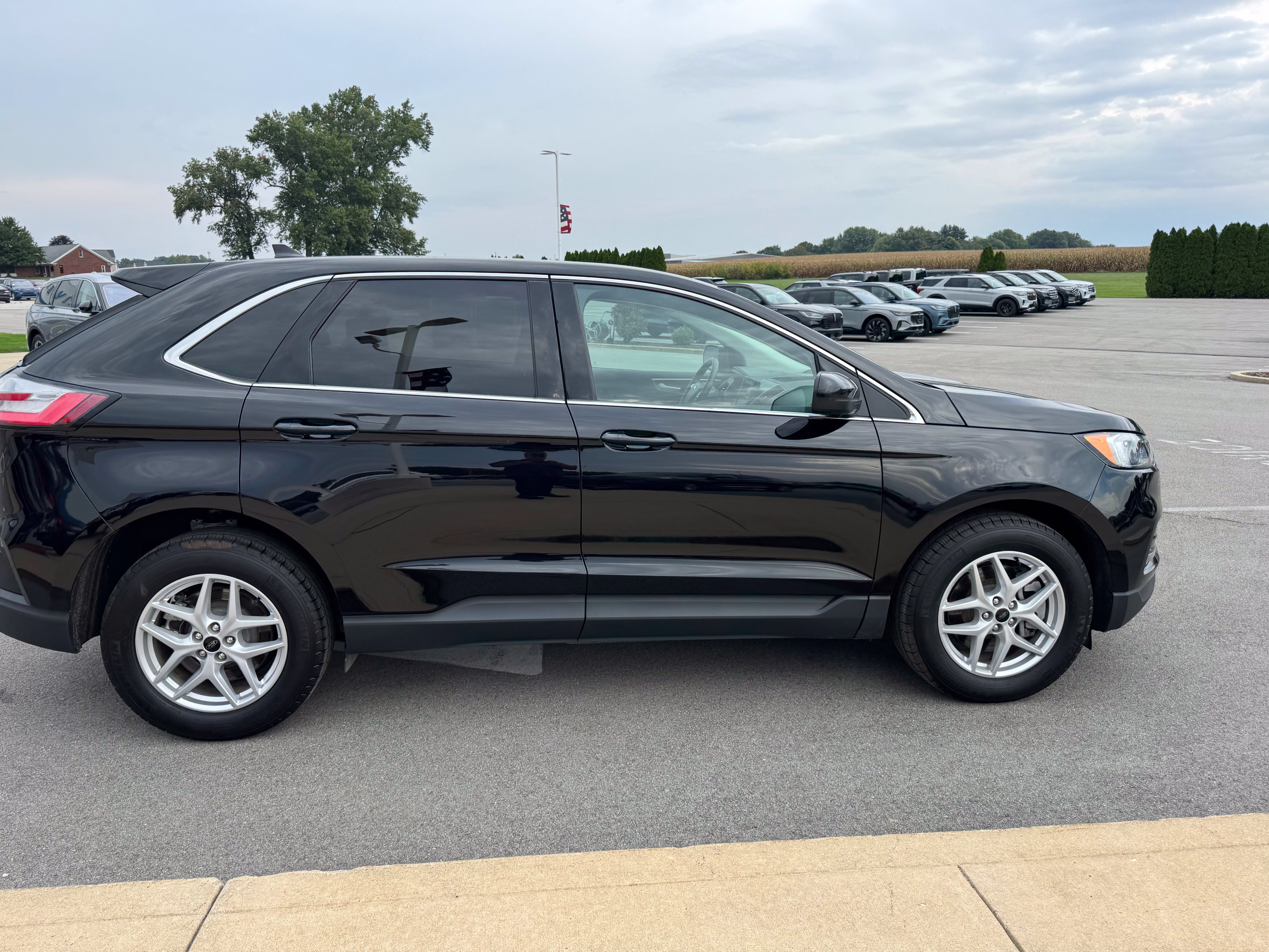 Used 2024 Ford Edge SEL w/ Convenience Package AWD/4WD image 8