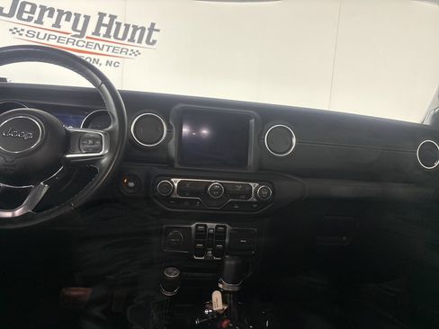 Used 2021 Jeep Wrangler Unlimited Sahara AWD/4WD image 22