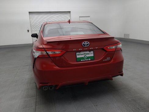 Used 2020 Toyota Camry SE w/ Sunroof Package FWD image 6
