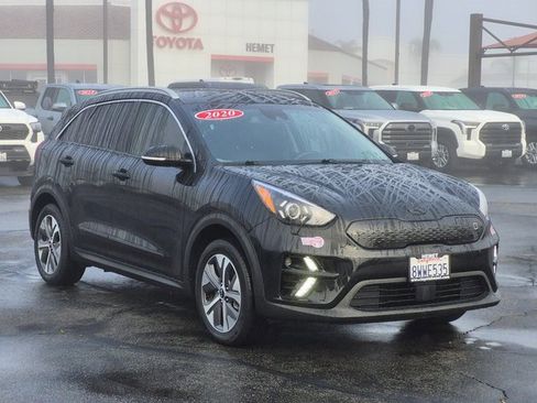 Used 2020 Kia Niro EX image 3