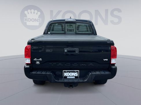 Used 2017 Toyota Tacoma SR w/ Tow Package AWD/4WD image 5