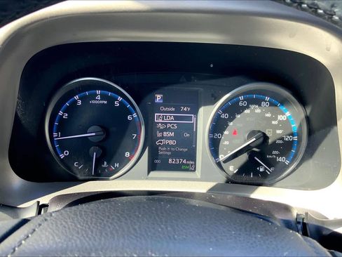 Used 2018 Toyota RAV4 XLE image 25