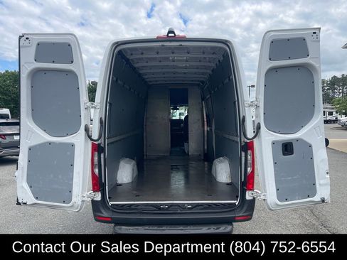 Used 2019 Freightliner Sprinter 170 image 24