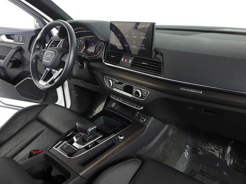 Used 2023 Audi Q5 2.0T Premium w/ Convenience Package image 13