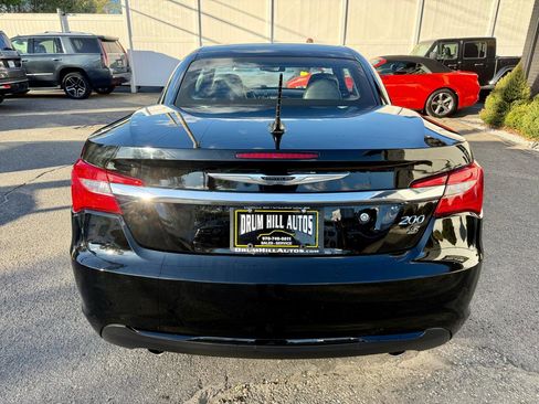 Used 2012 Chrysler 200 S FWD image 4