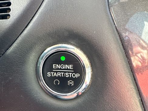 Used 2017 Ford Explorer Platinum image 22