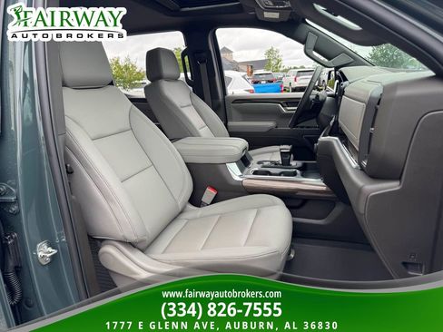 Used 2026 Chevrolet Silverado 1500 LT Trail Boss w/ Convenience Package II AWD/4WD image 12