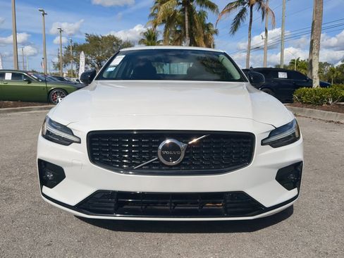 Used 2024 Volvo S60 B5 Plus image 3