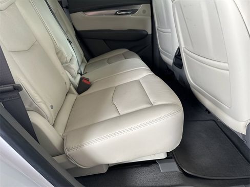 Used 2017 Cadillac XT5 Luxury w/ Driver Awareness Package image 31