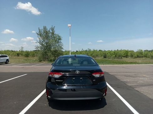 Used 2023 Toyota Corolla LE FWD image 3