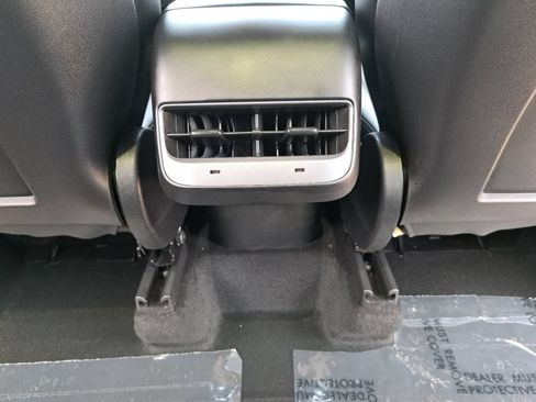 Used 2023 Tesla Model Y Long Range AWD/4WD image 12
