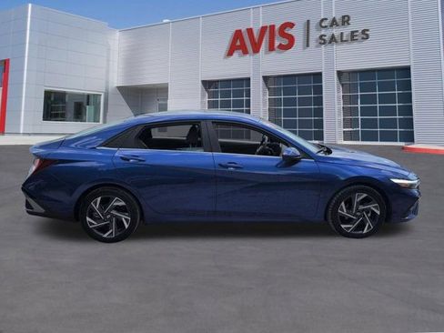 Used 2025 Hyundai Elantra SEL FWD image 5