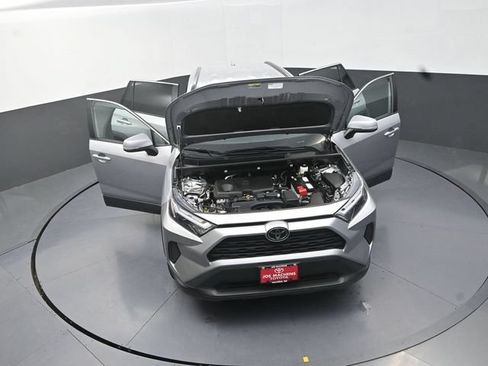 Used 2024 Toyota RAV4 XLE FWD image 40