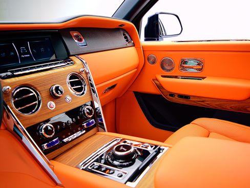 Used 2025 Rolls-Royce Cullinan image 28