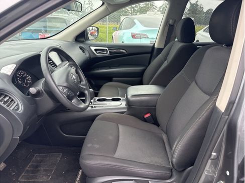 Used 2020 Nissan Pathfinder S image 12