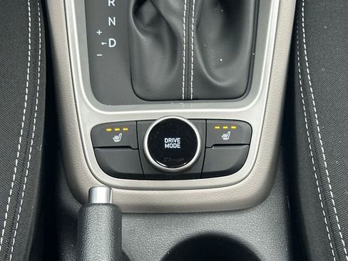 New 2026 Hyundai Venue SEL FWD image 25