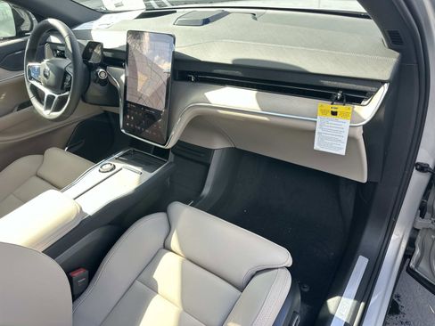 New 2025 Volvo EX90 Ultra image 22