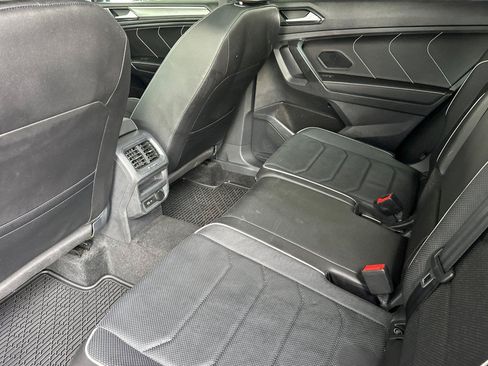 Certified 2023 Volkswagen Tiguan SEL R-Line AWD/4WD image 12