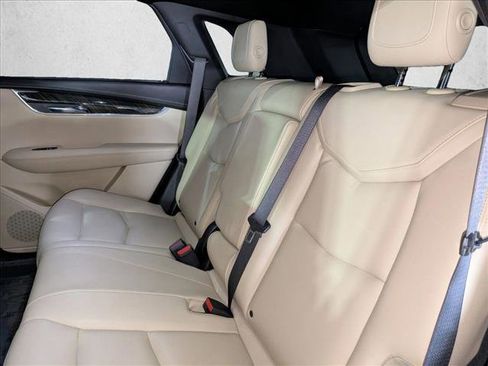 Used 2017 Cadillac XT5 FWD image 18