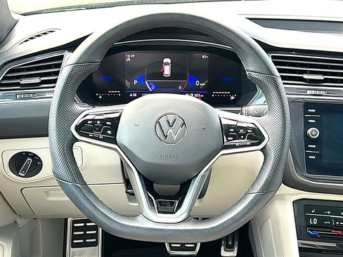 Used 2024 Volkswagen Tiguan SE R-Line w/ MDO Package, Three-Row FWD image 29