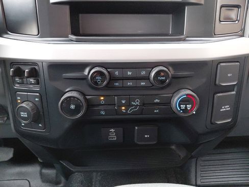 Used 2023 Ford F350 XLT w/ FX4 Off-Road Package image 22