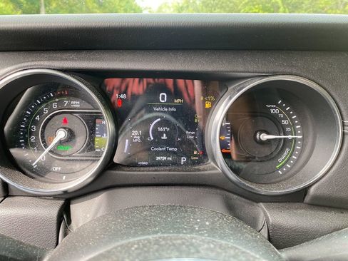 Used 2023 Jeep Wrangler Sahara image 18