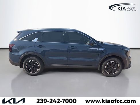 New 2026 Kia Sorento S image 6
