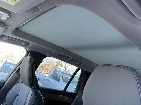 New 2026 Volvo XC90 T8 Plus w/ Protection Package Premier AWD/4WD image 17