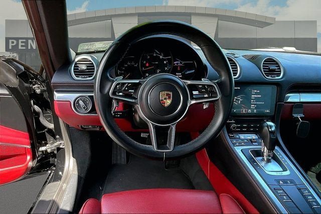 Used 2021 Porsche 718 Cayman RWD image 5